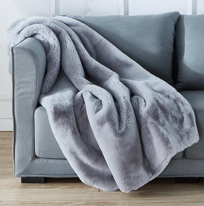 Cassilda Luxury Chinchilla Faux Fur Throw Blanket (50" x 60")