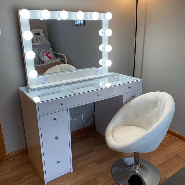 Glam Style Lighted USB Vanity Mirror-0