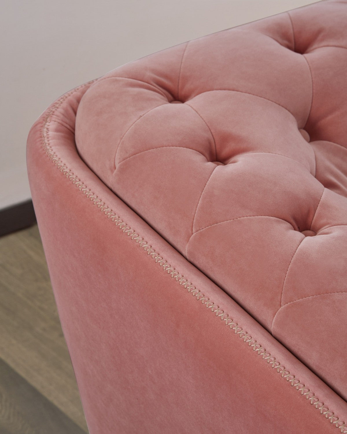 Stylish Pink Velvet  Loveseat With Diamond Tufts-4